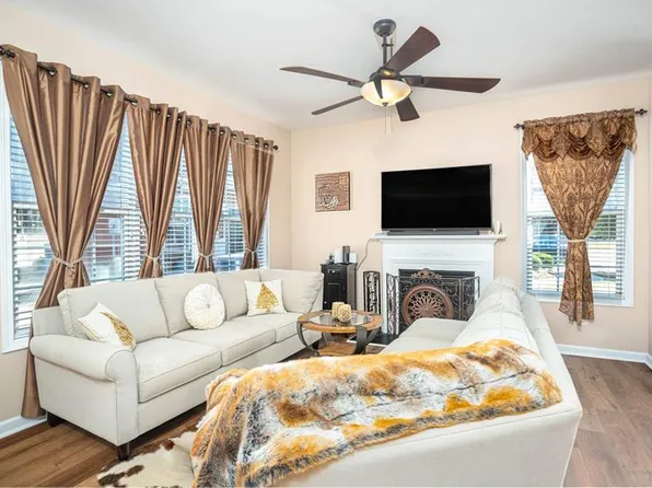 988 Treymont Way, Lawrenceville, GA 30045