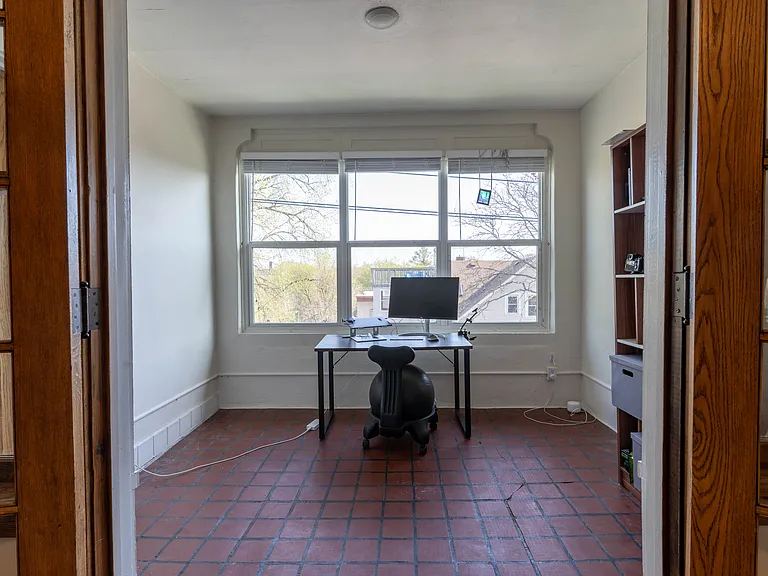 1110 W 25th St #302 — Photo 6