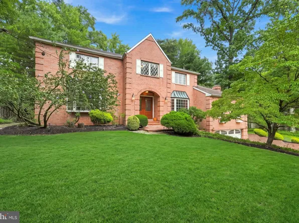 122 Saint Vincent Ct, Cherry Hill, NJ 08003