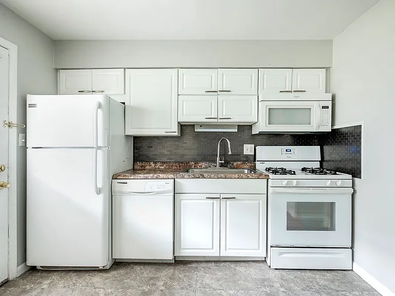 Riverview Place — Photo 32