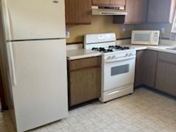4th image of 501 Shoquoquon Dr