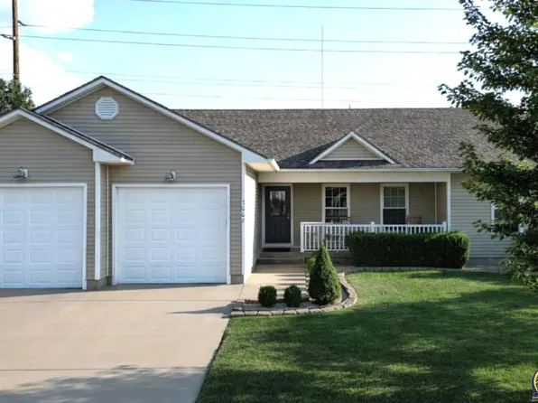 3007 S Parkway Ct, Emporia, KS 66801