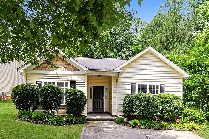 677 Continental Dr — Photo 1