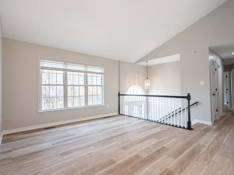 441 Battersea Ln — Photo 3