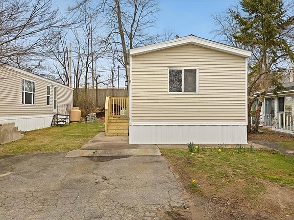2nd image of 157 Mansfield Ave #51