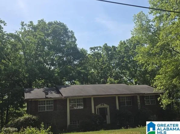 1201 Lakeshore Dr, Anniston, AL 36207