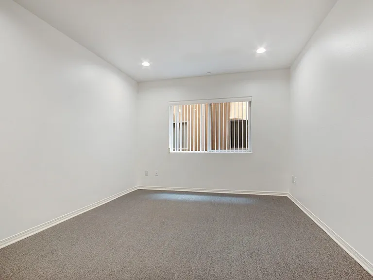 821 Wilcox Ave — Photo 41