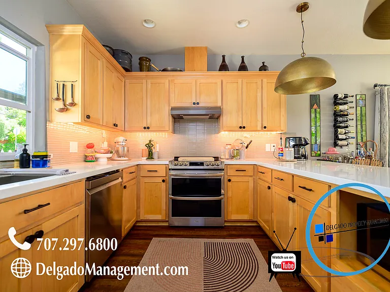 516 W J St — Photo 8