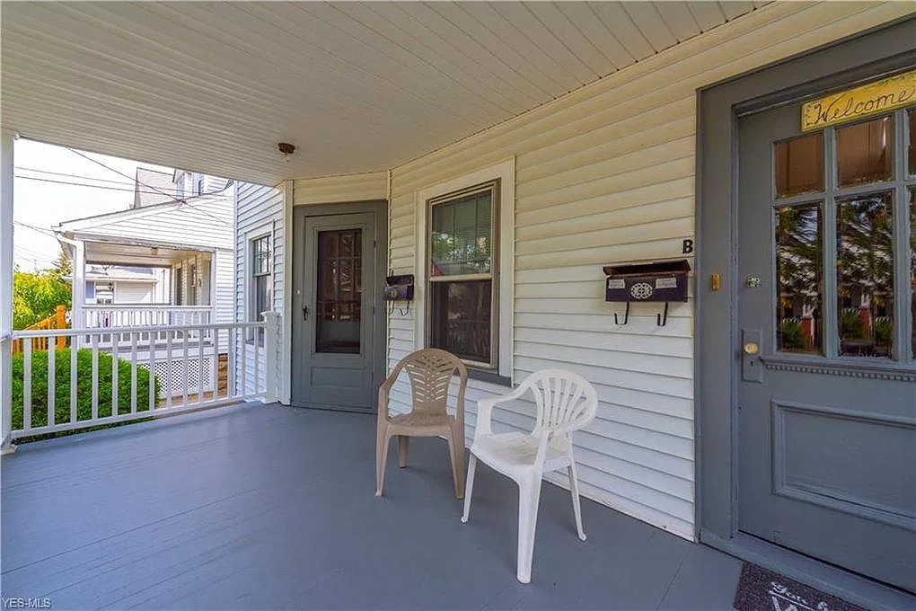 2 bed, 1100 sqft, $1,300 — Photo 3