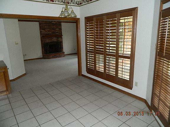 5th image of 2 NW Pecan Valley Dr