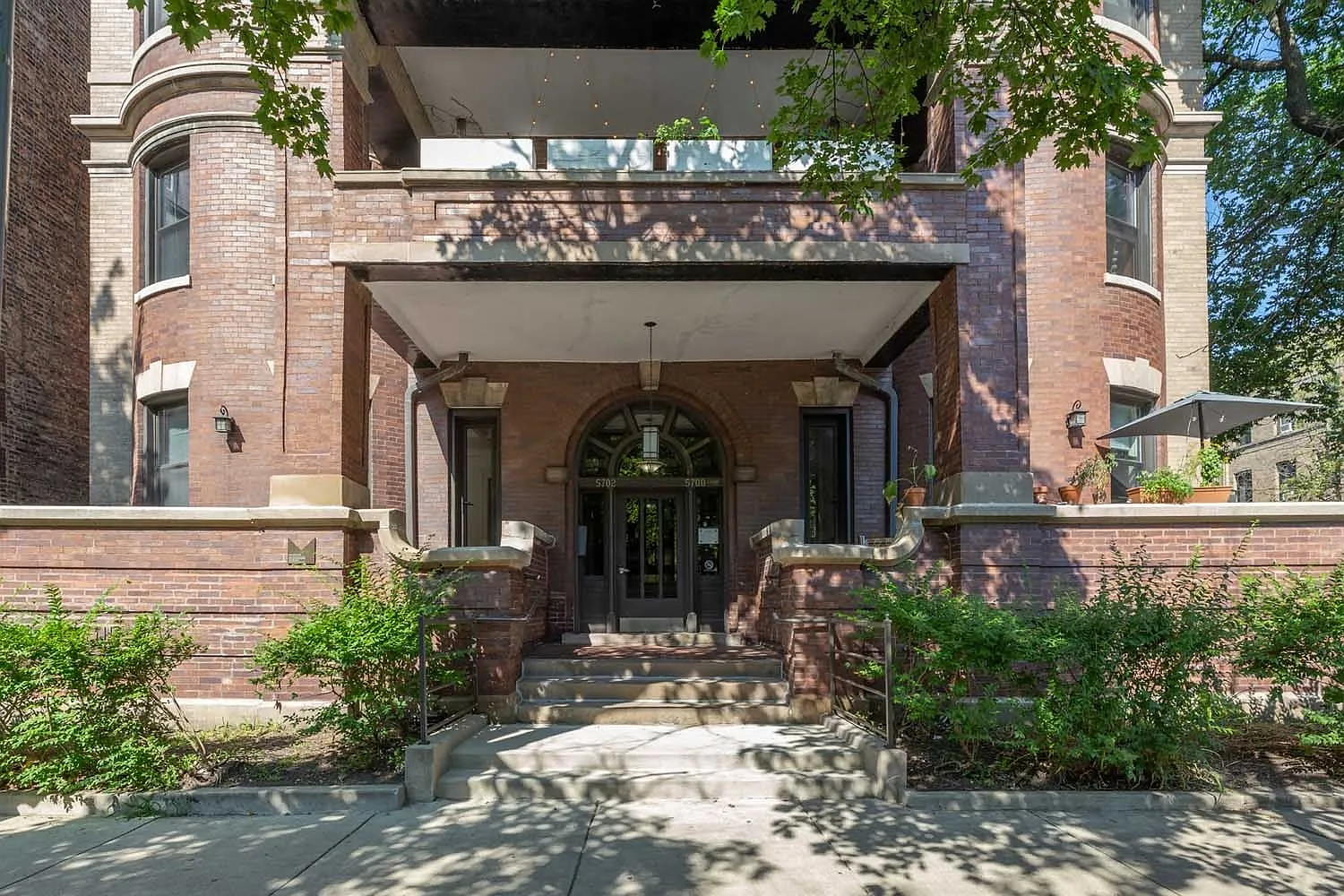 5700 S. Blackstone Avenue — Photo 4