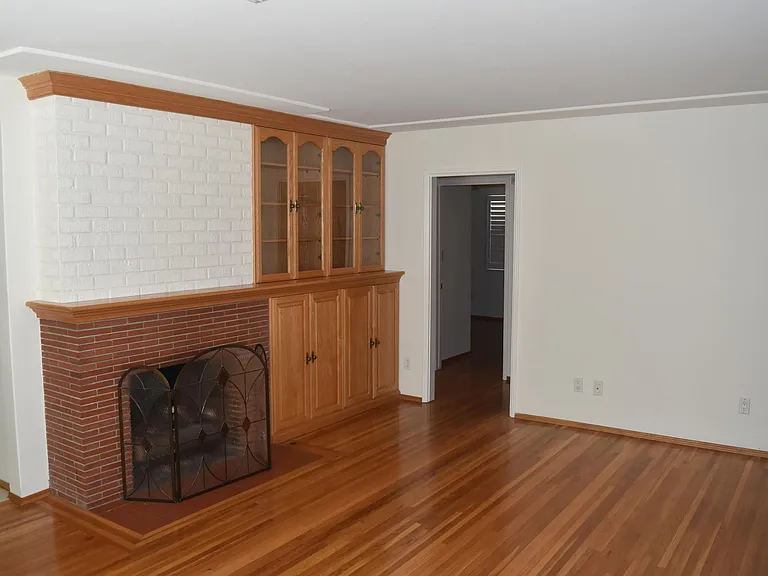 Living Room with Gas Firelplace