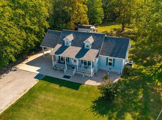 305 Paul Thompson Rd, Bethpage, TN 37022