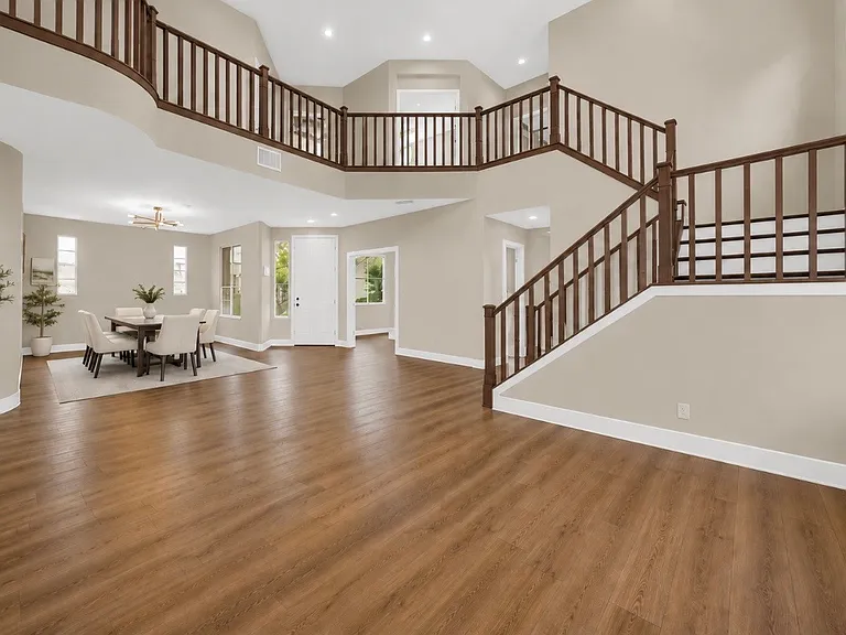 3245 Quail Hollow Dr — Photo 2