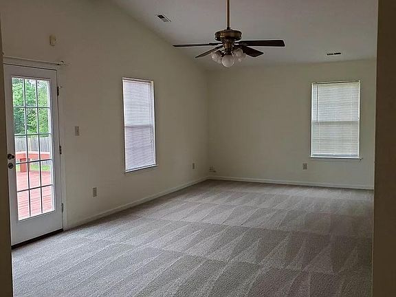 4th image of 703 Trails Ln