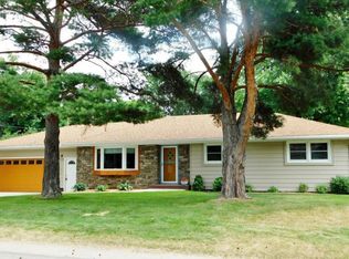 112 Willow Dr SW, Saint Michael, MN 55376