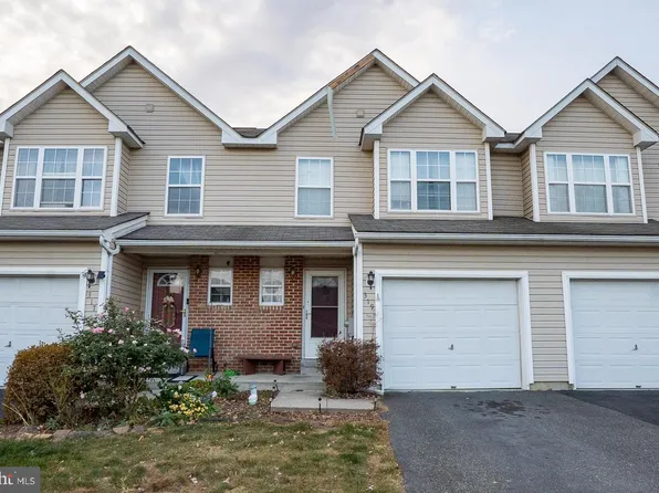 319 Dogwood St, Bally, PA 19503