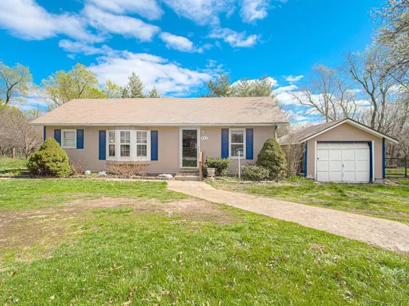 401 13th Ave N, Greenwood, MO 64034