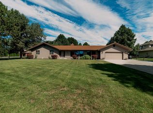 9005 Sunset Trl, Pasco, WA 99301