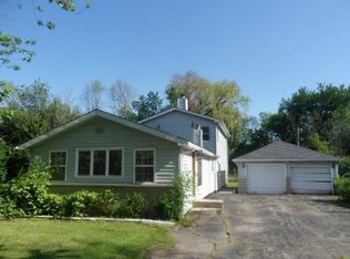 2912 18th Pl, North Chicago, IL 60064