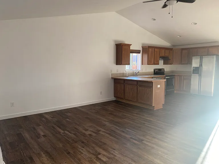 836 Fairmont Dr NE — Photo 11