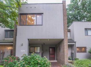 229 Pond Ter #1C, Washington Township, NJ 07676