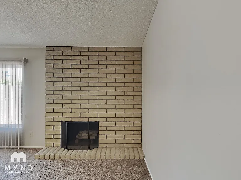 4250 E Kiowa St — Photo 17