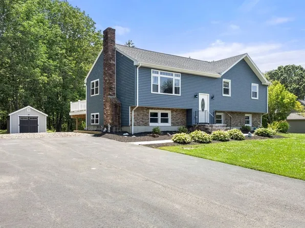 18 Meadowbrook Dr, East Bridgewater, MA 02333