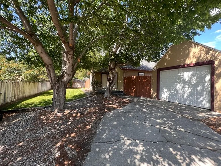 4022 N Christine St — Photo 1