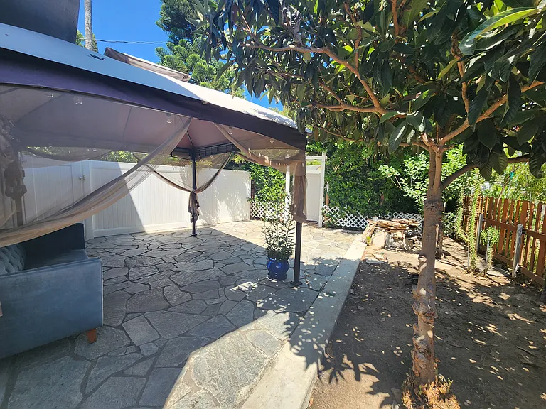 6827 Murietta Ave — Photo 23