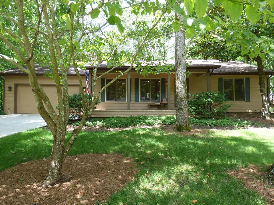 1st image of 202 Saint George Dr