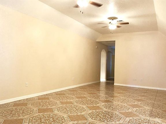 3rd image of 2334 19th Ave N