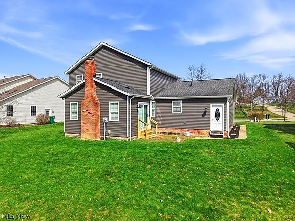 2nd image of 2340 Sandalwood Dr