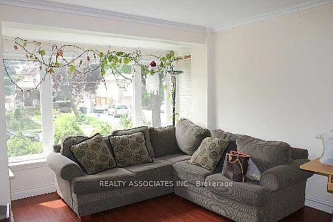 58 Danby Ave — Photo 2