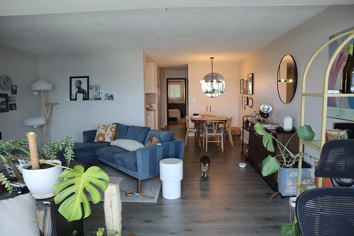 Building Photo - 400 Melrose Ave E #302