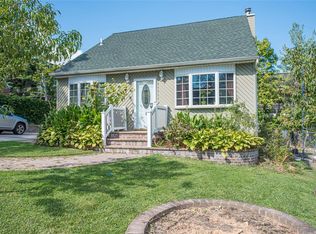 1 Cherry Brook Pl N, Great Neck, NY 11020