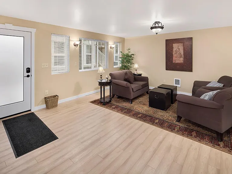 5424 Delridge Way SW #D — Photo 5