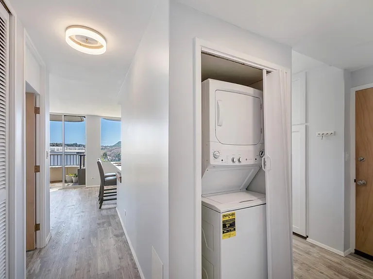 2825 S King St #803 — Photo 5