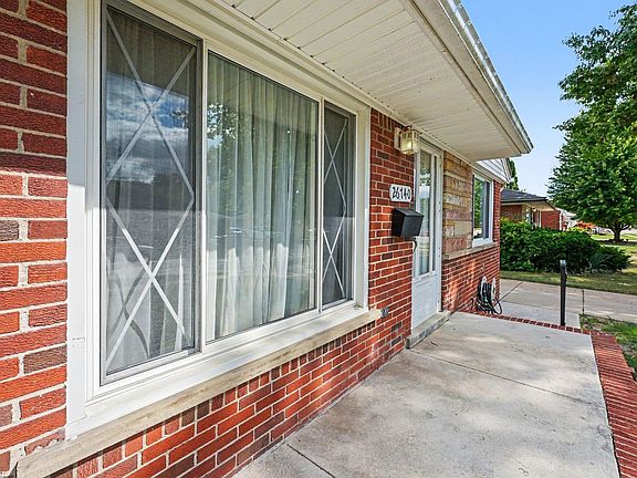 5th image of 26740 Barbara St