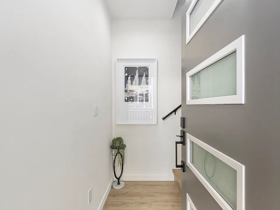 2328 Franklin Ave E #F