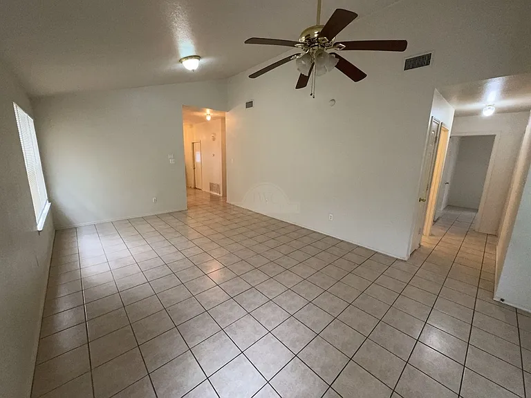 1604 Grey Fox Trl — Photo 8