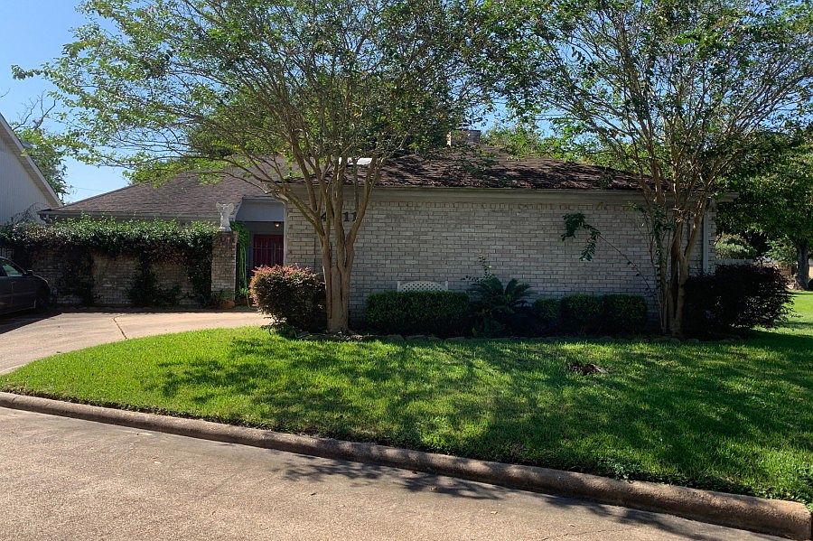 1st image of 4011 Heathersage Dr