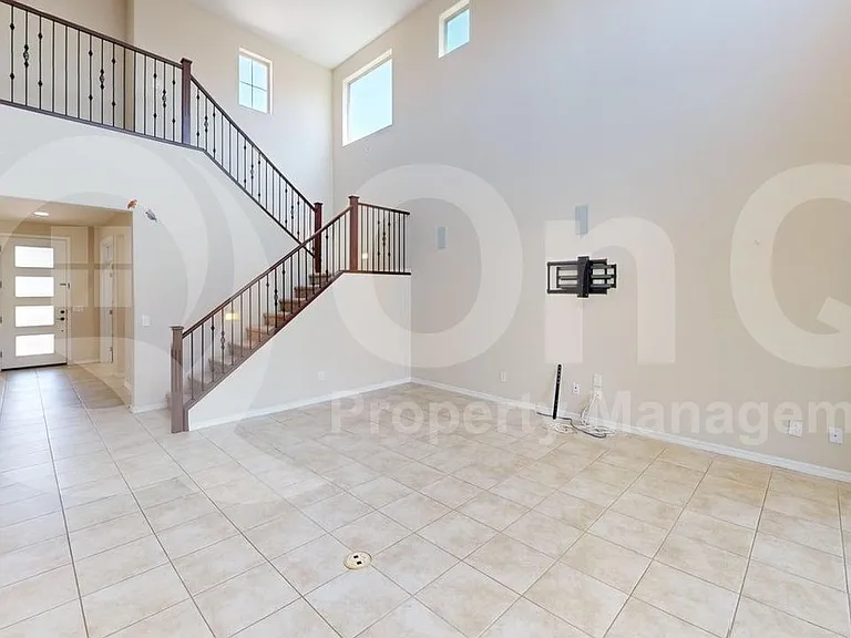8943 W Marshall Ave — Photo 5