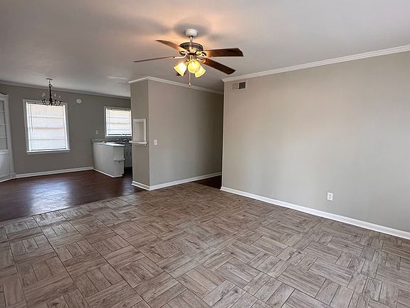 4th image of 904 Vann St