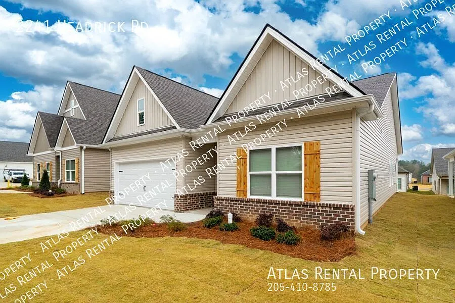 Stunning 3BR/2BA Beauty Modern Upgrades, Incredible Value & Won't Last Long! — Photo 3