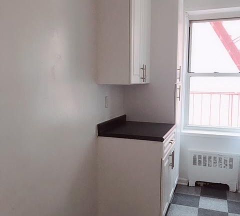 2nd image of 299 Saint Marks Pl APT 505