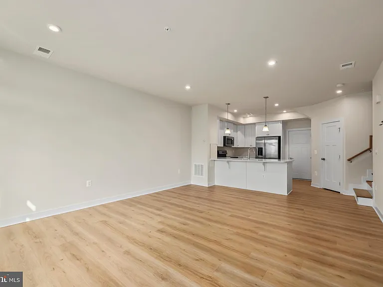 1733 Dunnington Pl — Photo 3