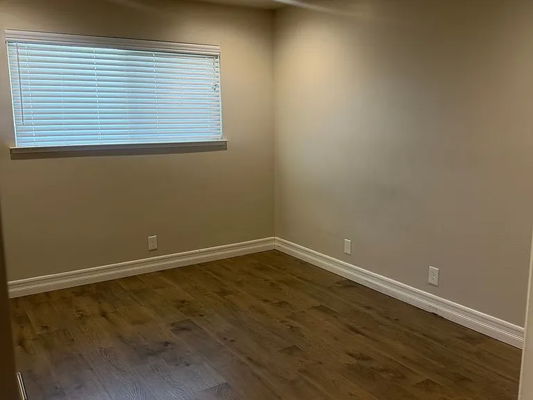 578 N Brown St — Photo 16