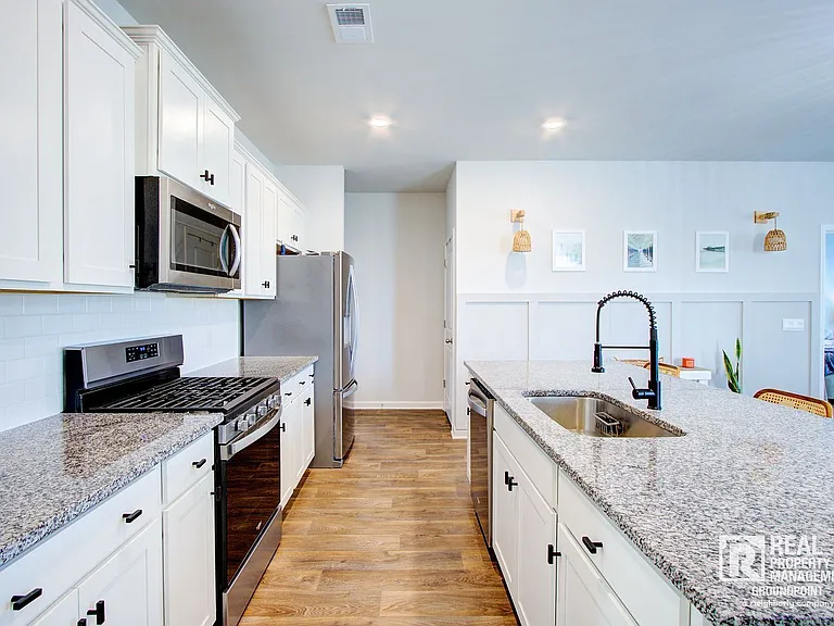 146 Ivory Shadow Rd — Photo 5