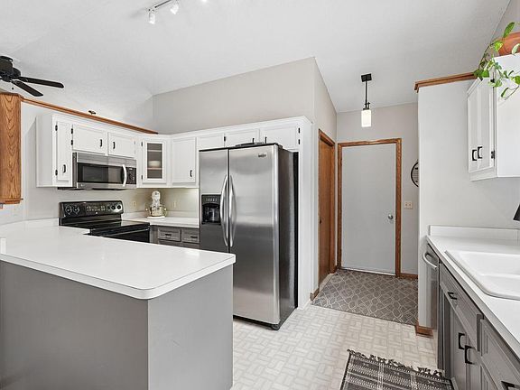 3rd image of 7886 Dempsey Way